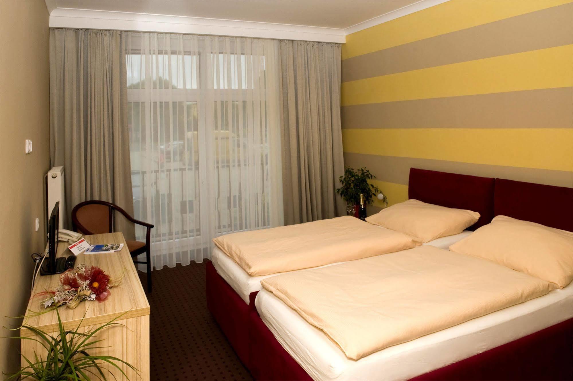 Hotel Akord Ostrava Exterior foto